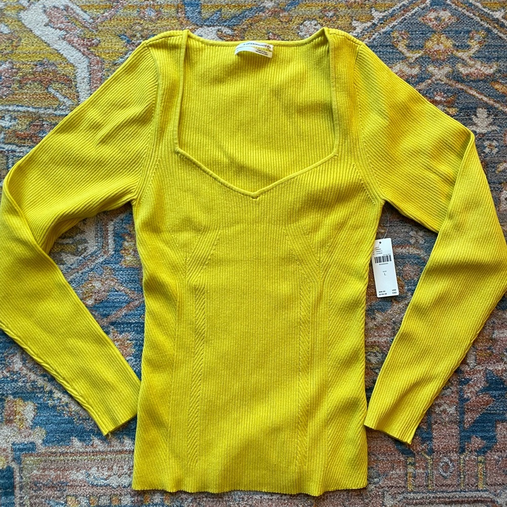 Sweetheart/ V-neck citron Anthro sweater!